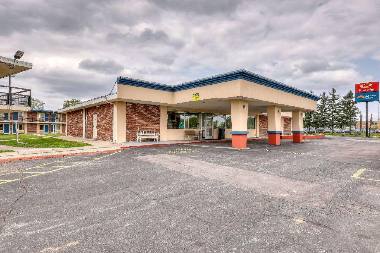 Suburban Studios Neenah Exterior foto
